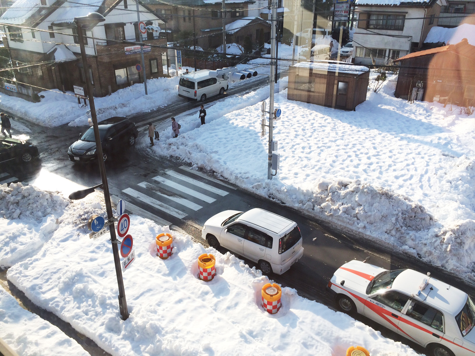 残雪による渋滞